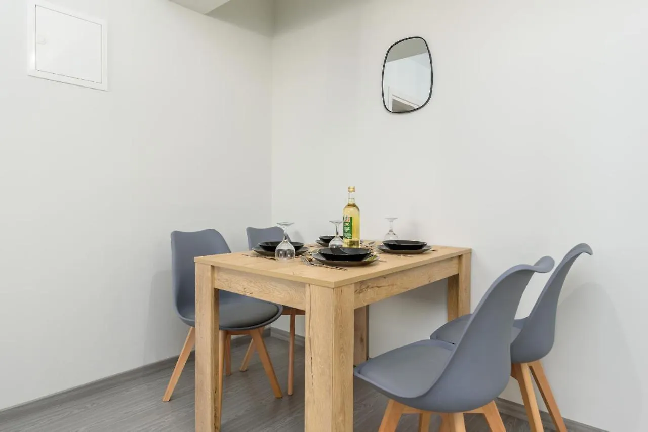 Amore 2-Br Apt By Finikoudes Lárnaca Apartamento