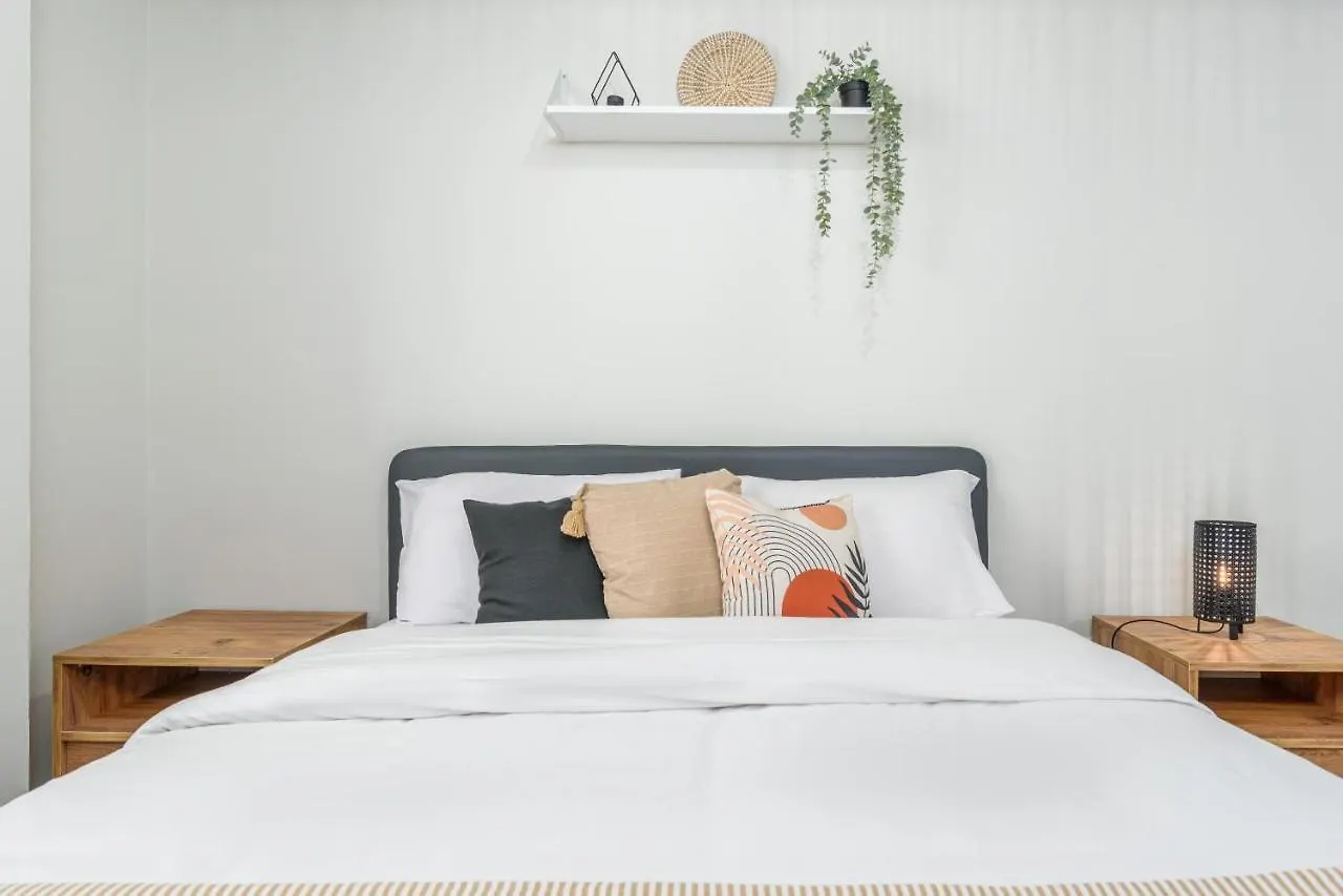 Amore 2-Br Apt By Finikoudes Lárnaca